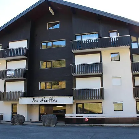 2 Pièces Avec Balcon à 1,6 Km Du Centre - Fr-1-692-33 *